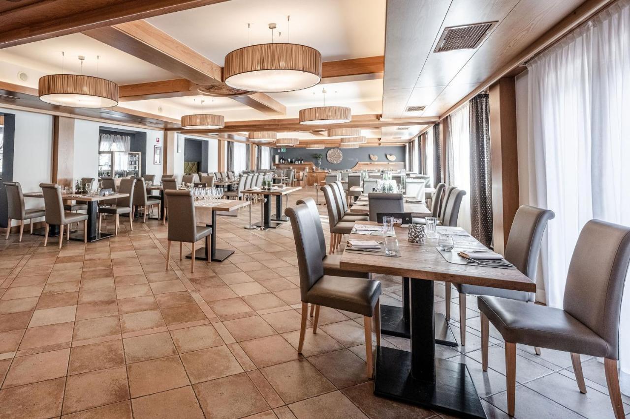 Hotel Sporting Ravelli Mezzana  Eksteriør bilde