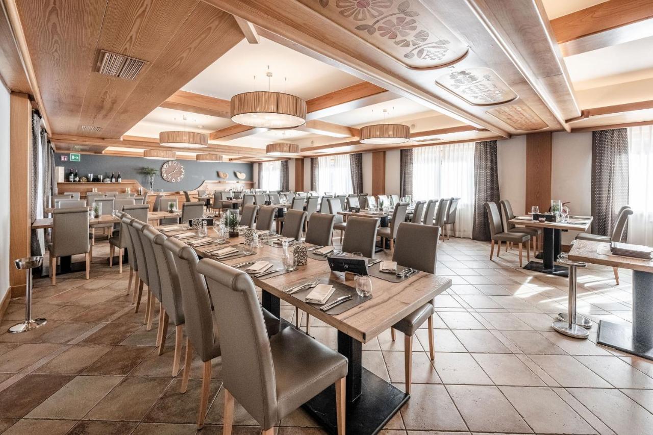 Hotel Sporting Ravelli Mezzana  Eksteriør bilde