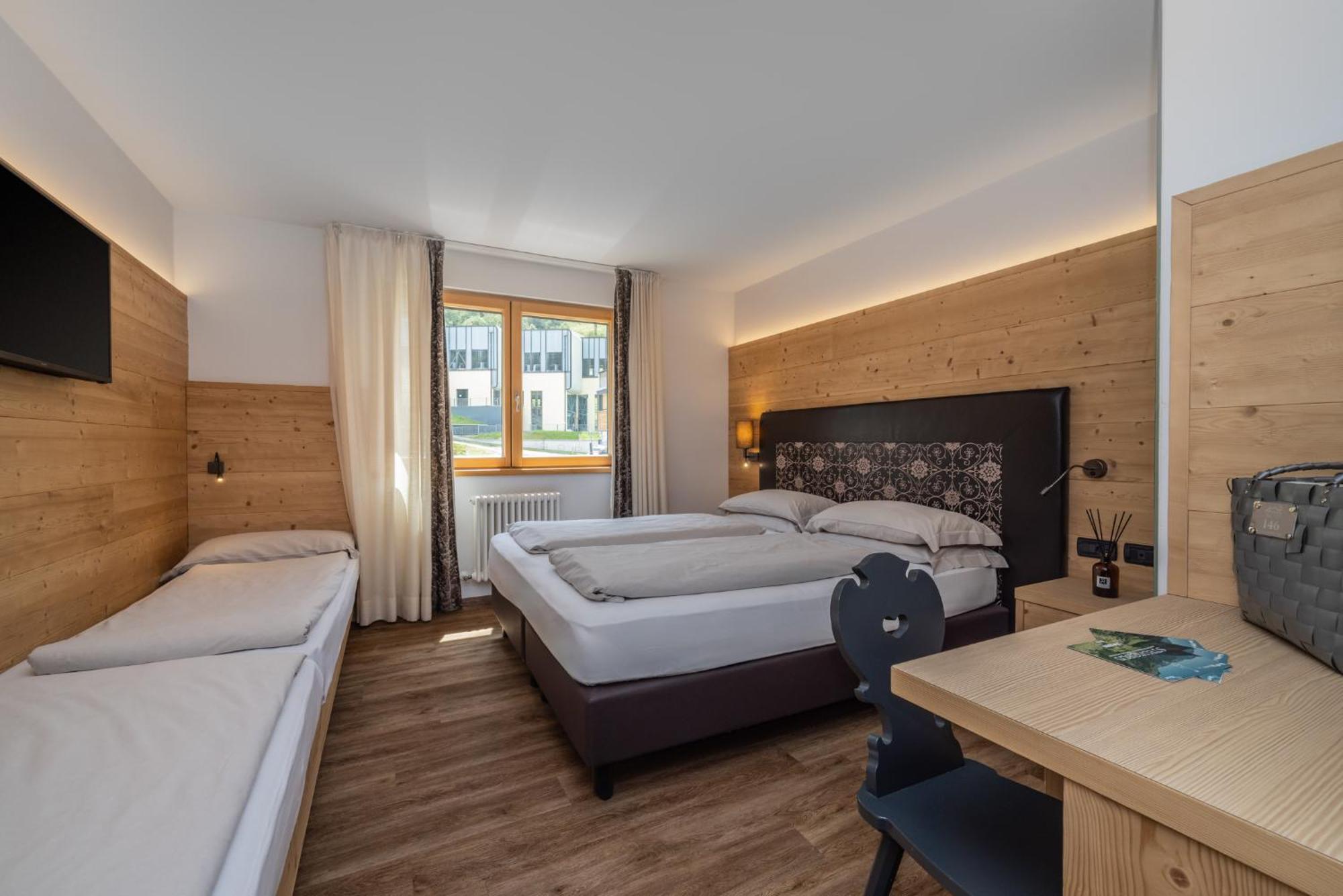 Hotel Sporting Ravelli Mezzana  Eksteriør bilde