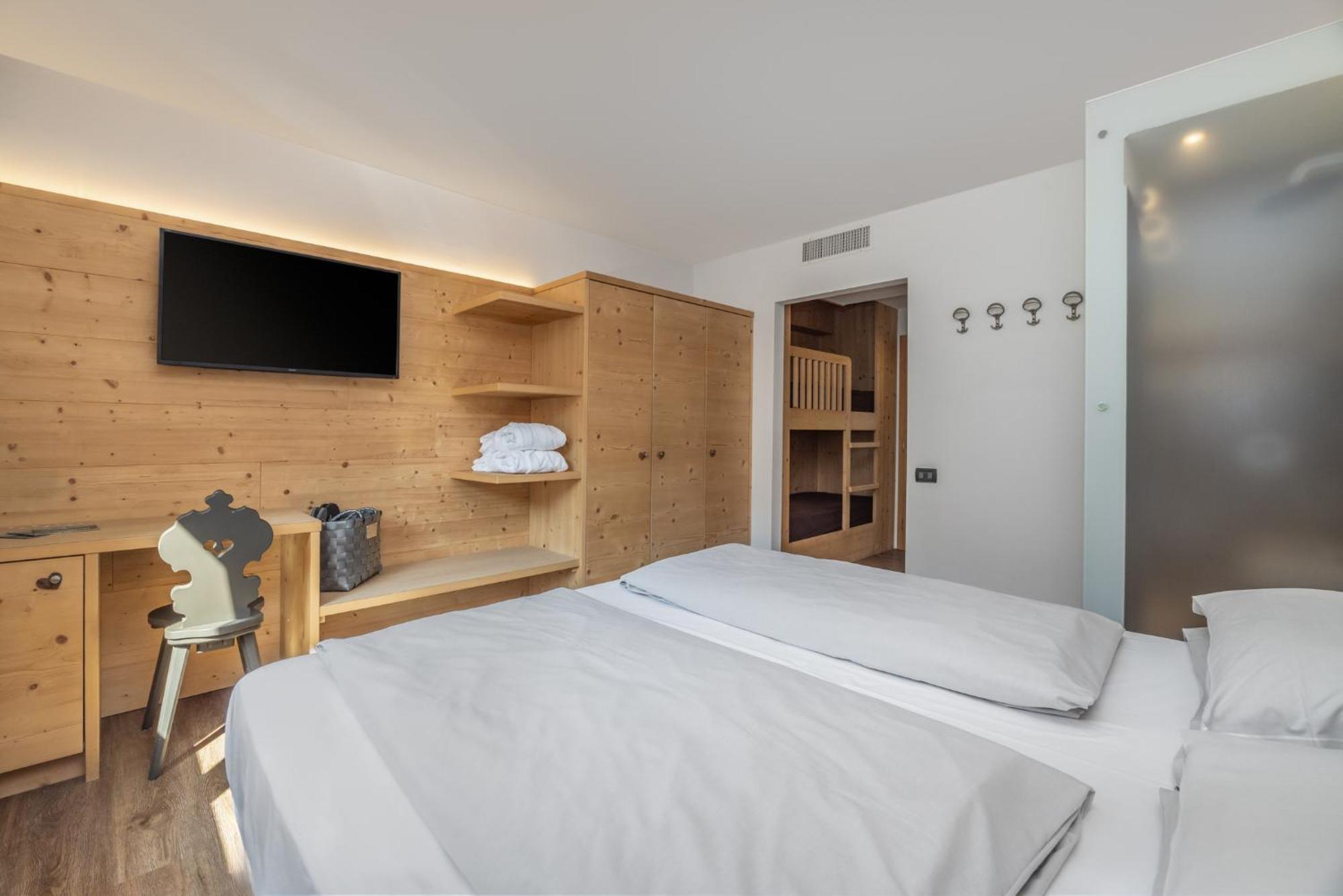 Hotel Sporting Ravelli Mezzana  Eksteriør bilde