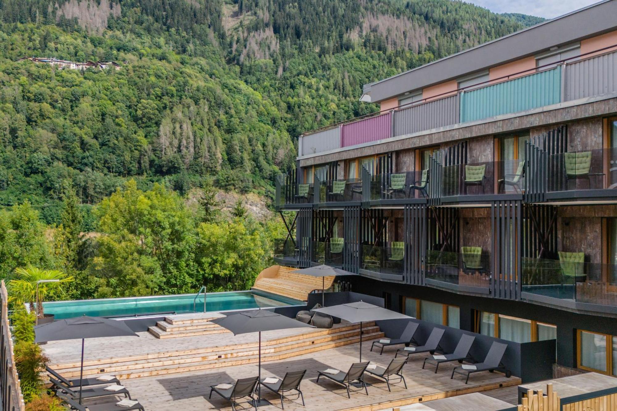 Hotel Sporting Ravelli Mezzana  Eksteriør bilde