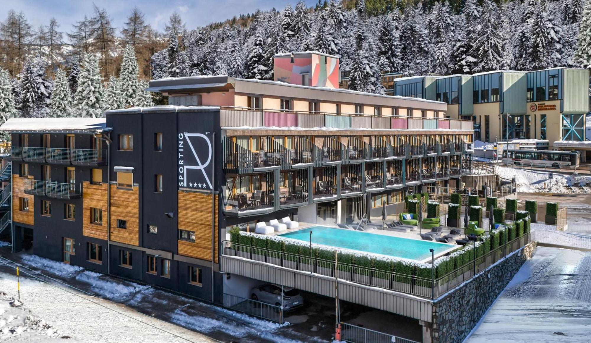 Hotel Sporting Ravelli Mezzana  Eksteriør bilde
