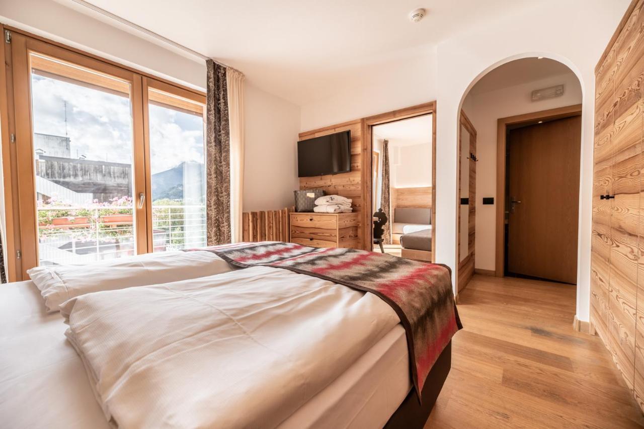 Hotel Sporting Ravelli Mezzana  Eksteriør bilde