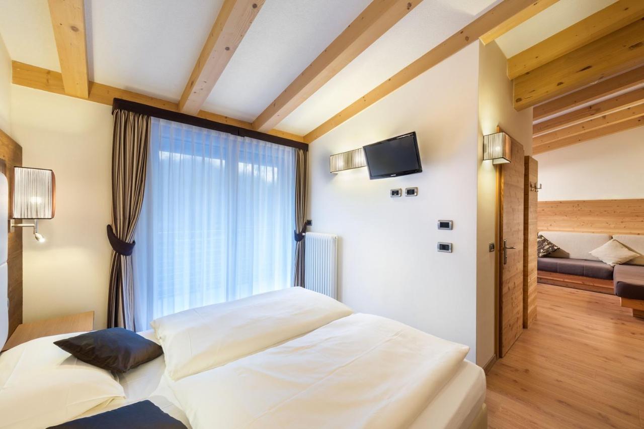 Hotel Sporting Ravelli Mezzana  Eksteriør bilde
